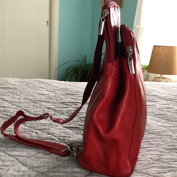 Gorgeous Red Leather Sling Pack - Picture 6 of 11